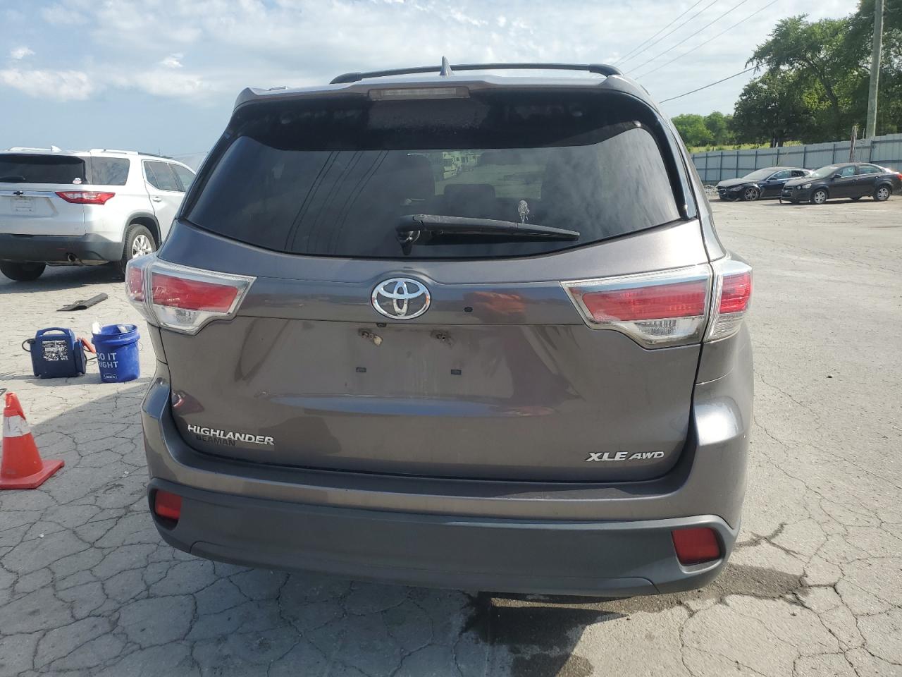 2016 Toyota Highlander Xle VIN: 5TDJKRFH7GS261097 Lot: 63861095