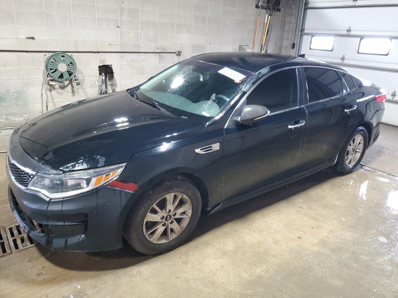 2017 Kia Optima Lx VIN: 5XXGT4L37HG165895 Lot: 65029245