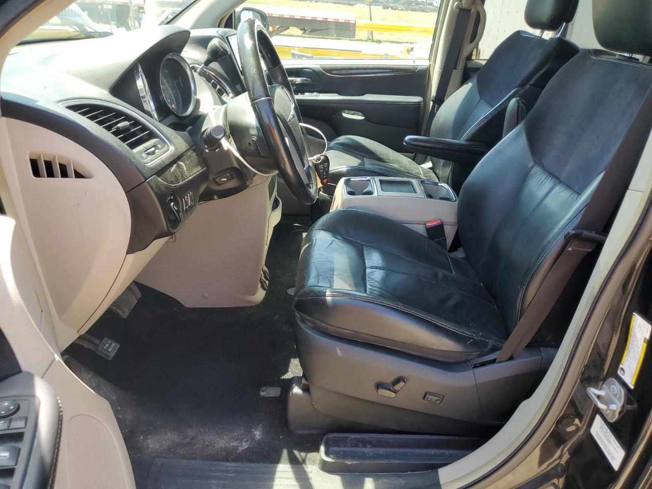 2014 Chrysler Town & Country Limited VIN: 2C4RC1GG3ER307747 Lot: 65431235