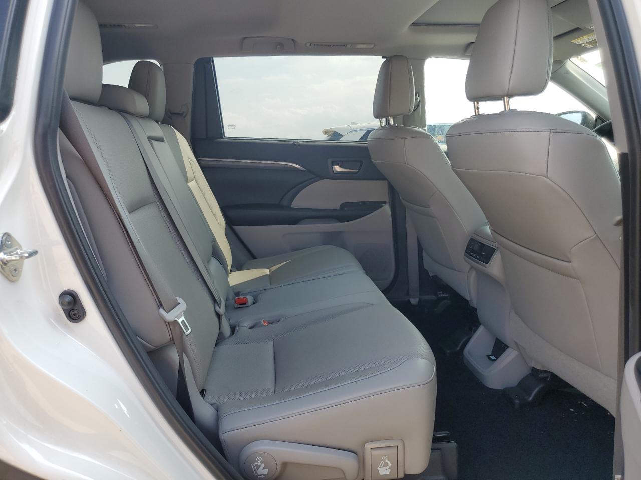2019 Toyota Highlander Limited VIN: 5TDDZRFH7KS705421 Lot: 63743515