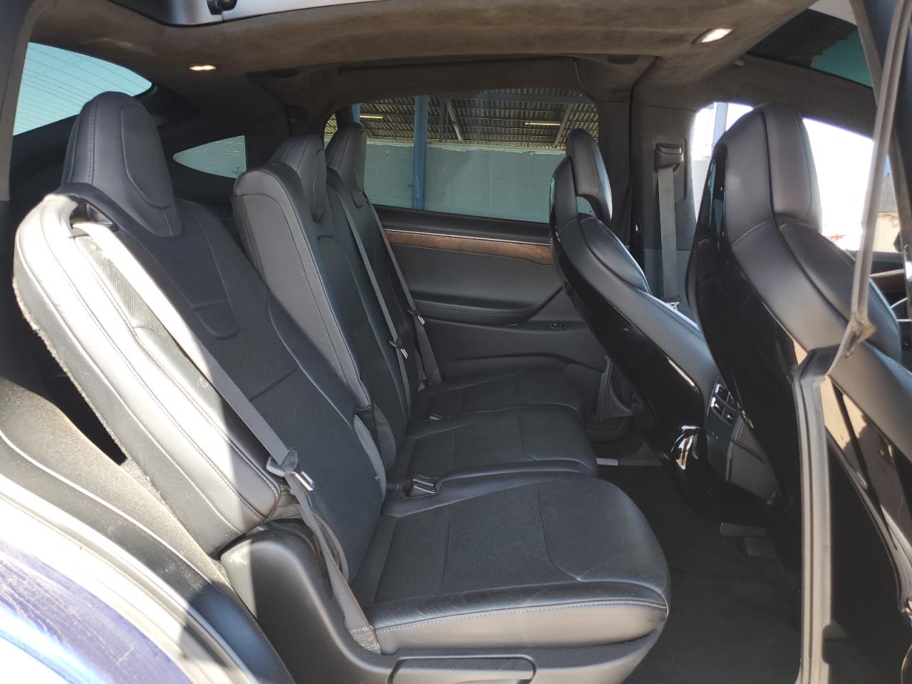2017 Tesla Model X VIN: 5YJXCDE22HF035675 Lot: 64334395