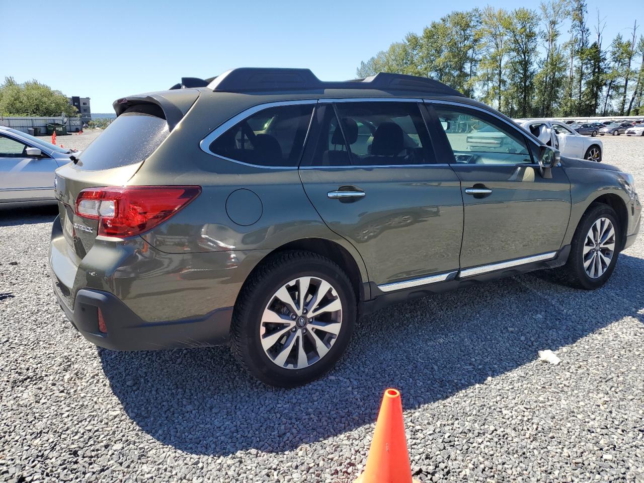 2018 Subaru Outback Touring VIN: 4S4BSATC1J3332359 Lot: 65064775