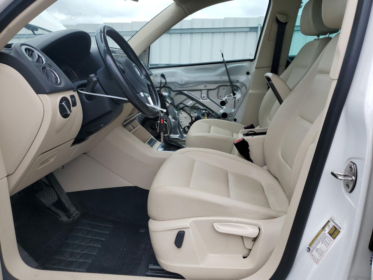 2013 Volkswagen Tiguan S VIN: WVGAV3AX5DW592576 Lot: 65174025