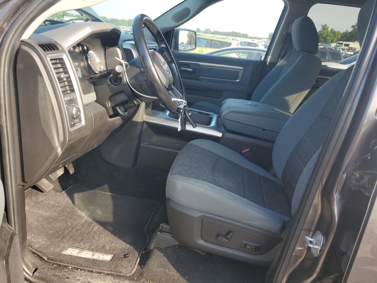 1c6rr7lt0ks695140 1C6RR7LT0KS695140 2019 Ram 1500 Classic Slt