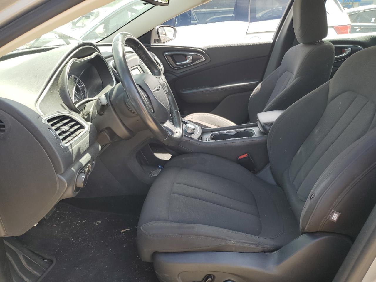 2015 Chrysler 200 Limited VIN: 1C3CCCAB4FN745128 Lot: 61961915