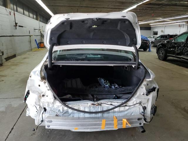  TOYOTA CAMRY 2019 Белы