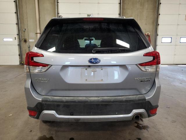  SUBARU FORESTER 2021 Серебристый