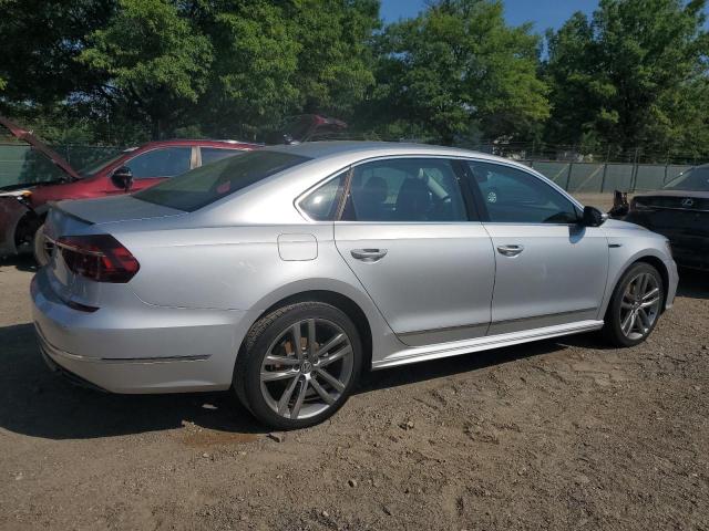  VOLKSWAGEN PASSAT 2019 Srebrny