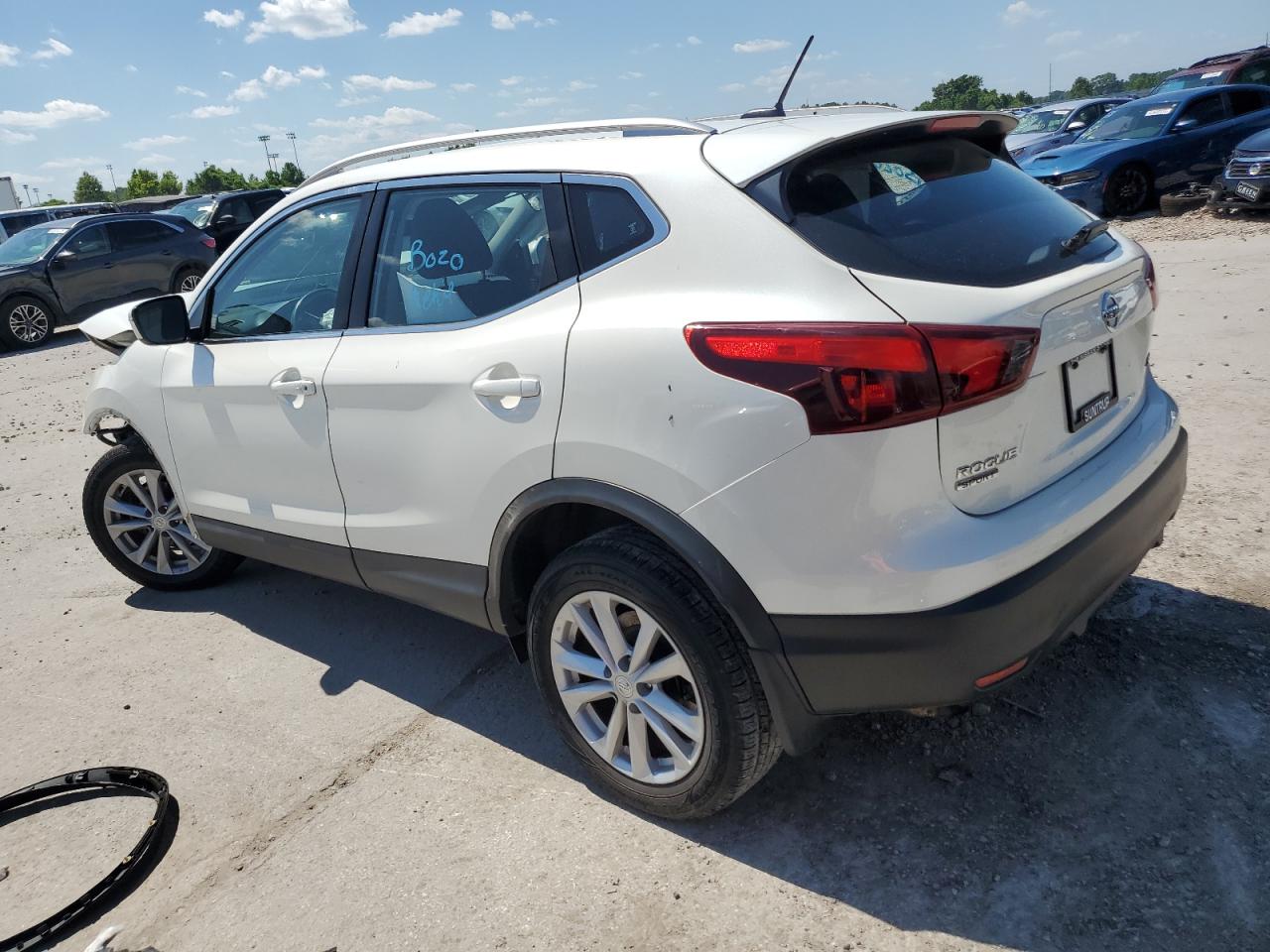 JN1BJ1CR3HW110297 NISSAN ROGUE 2017