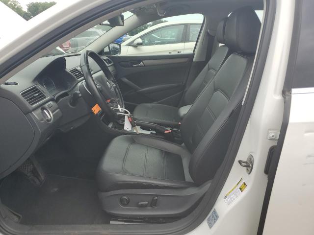 Sedans VOLKSWAGEN PASSAT 2014 Biały