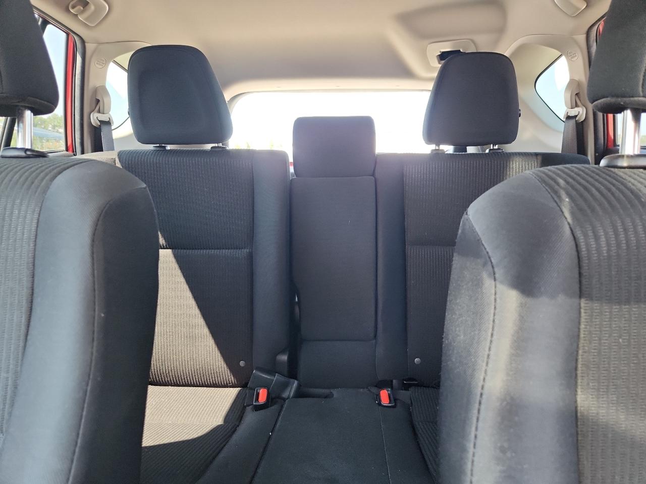 2017 Toyota Rav4 Le VIN: JTMZFREV0HJ146919 Lot: 63516535