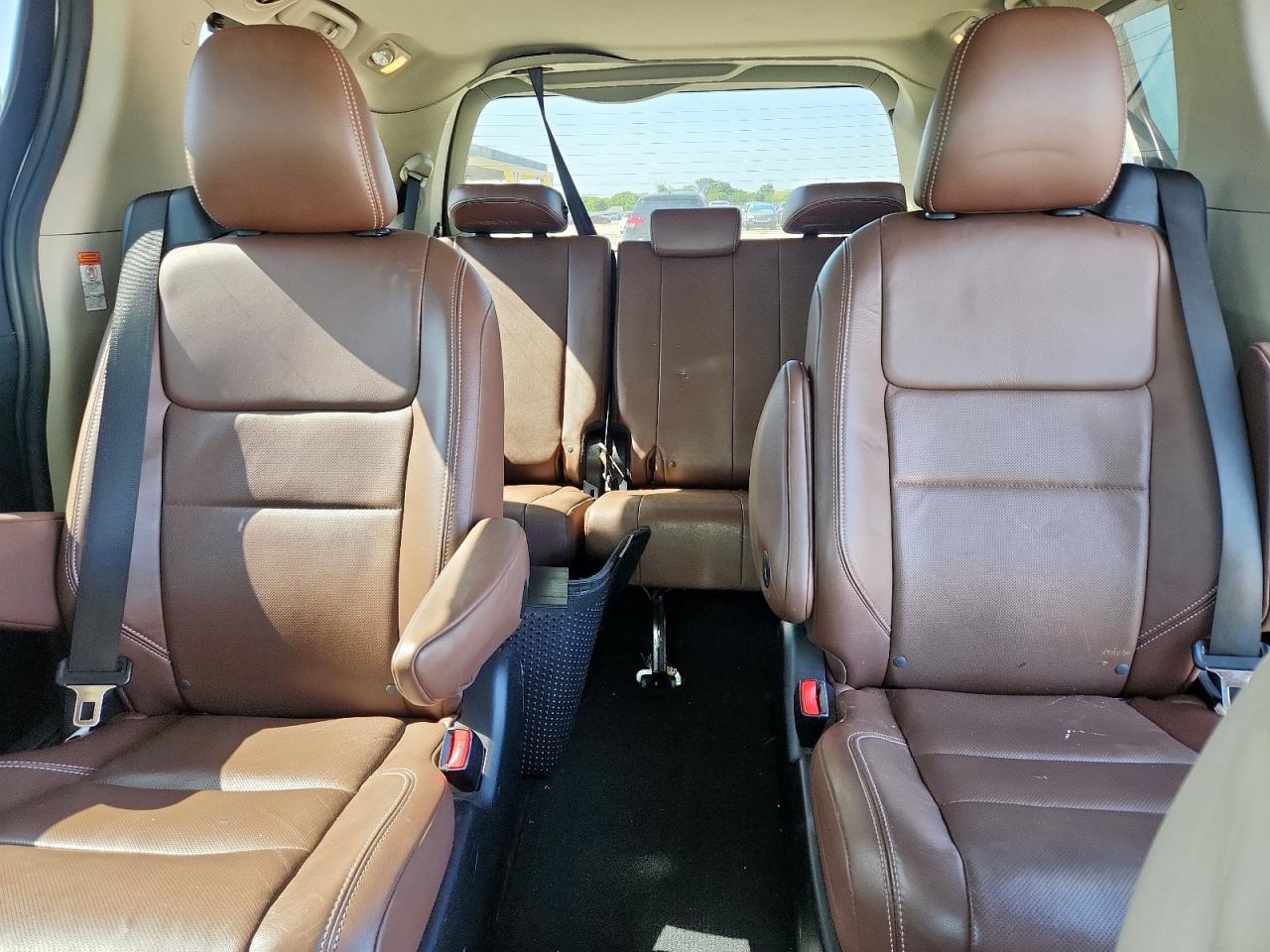 2015 Toyota Sienna Xle VIN: 5TDYK3DC2FS686910 Lot: 64222855