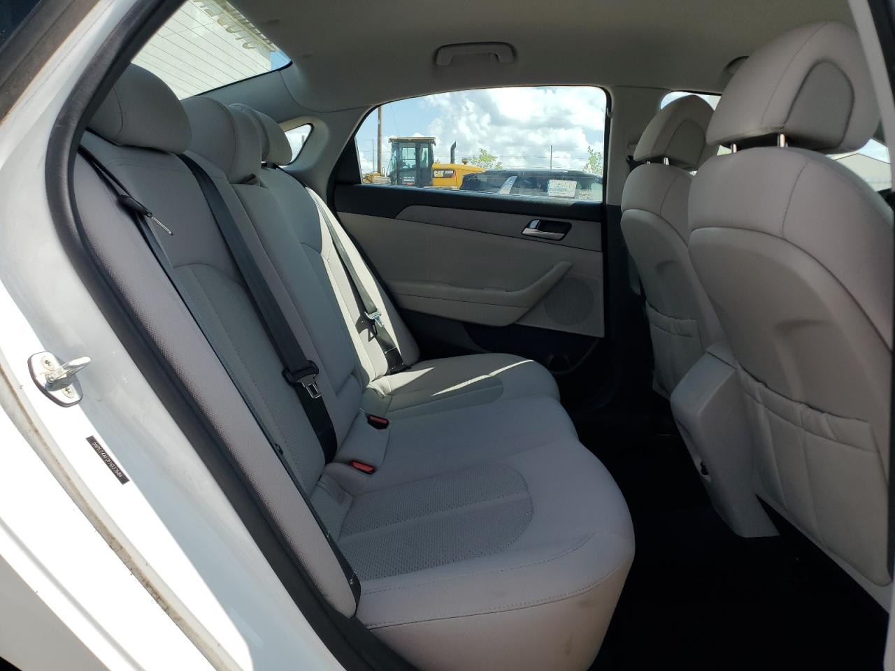 2015 Hyundai Sonata Se VIN: 5NPE24AF0FH037684 Lot: 65011075