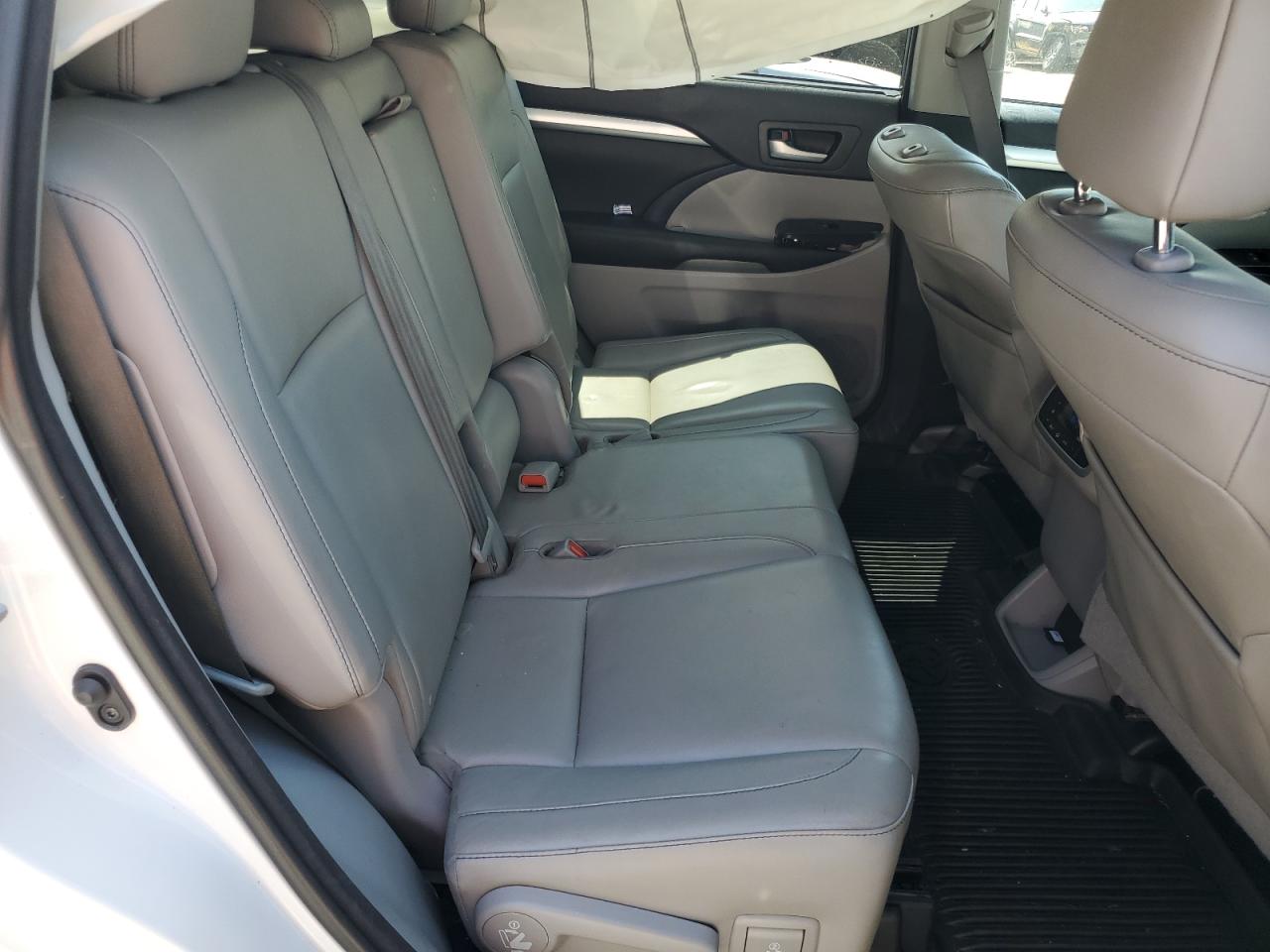 2016 Toyota Highlander Xle VIN: 5TDKKRFH8GS503982 Lot: 65049305