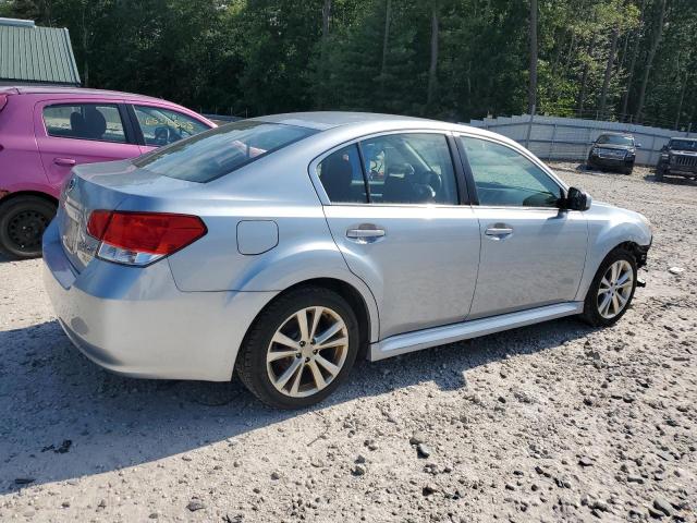 Sedans SUBARU LEGACY 2013 Srebrny