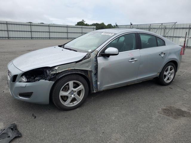 Sedans VOLVO S60 2013 Srebrny