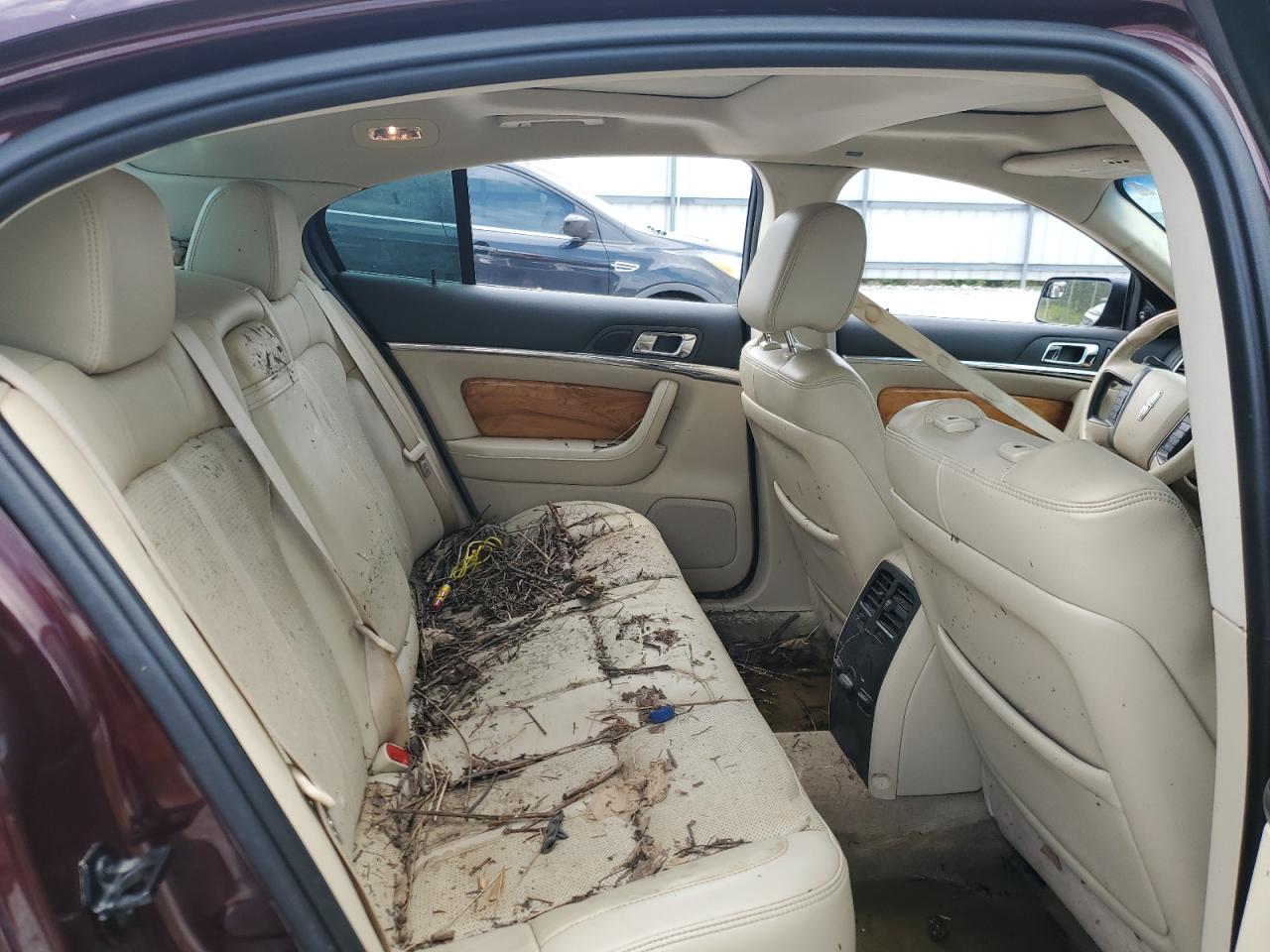 1LNHL9DR5BG613020 2011 Lincoln Mks