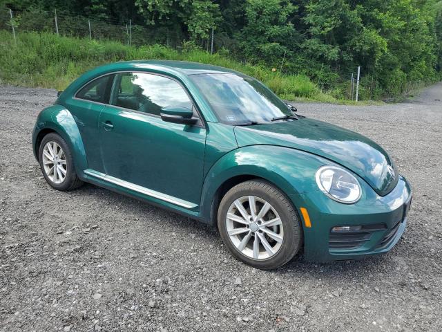  VOLKSWAGEN BEETLE 2018 Зеленый