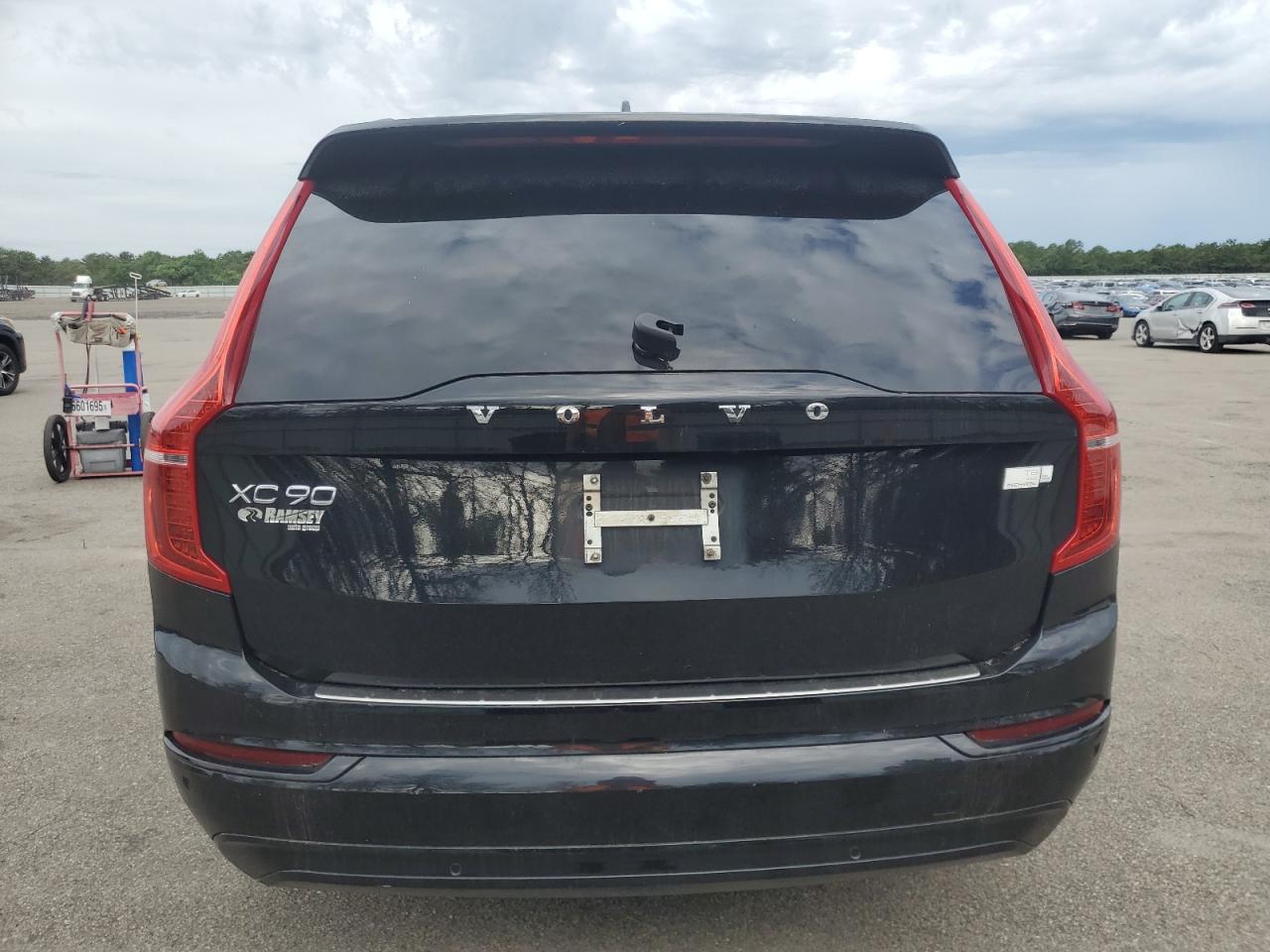 2022 Volvo Xc90 T8 Recharge R-Design VIN: YV4BR0CM9N1821528 Lot: 64172105