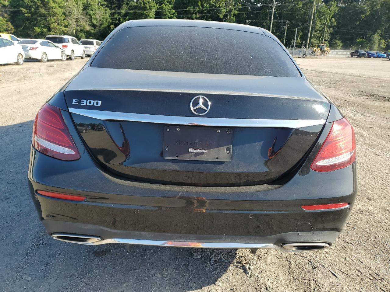 2018 Mercedes-Benz E 300 VIN: WDDZF4JB5JA303242 Lot: 64736775