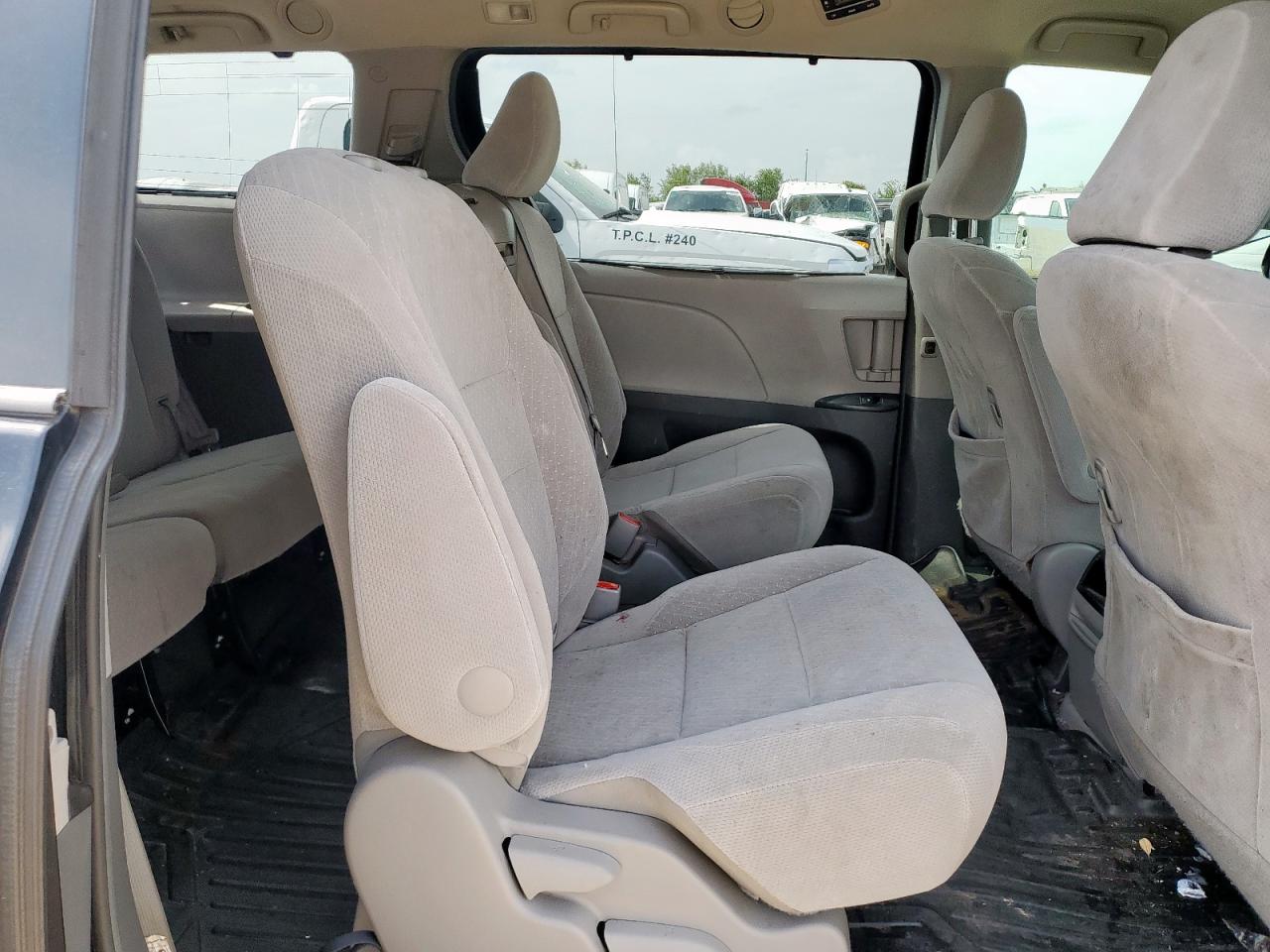 2017 Toyota Sienna Le VIN: 5TDKZ3DC3HS874582 Lot: 63383915