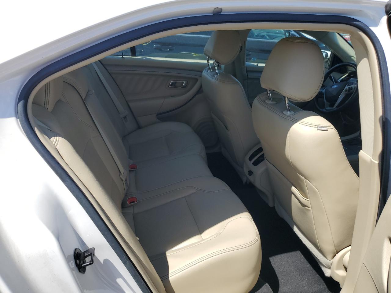 2015 Ford Taurus Sel VIN: 1FAHP2E8XFG181929 Lot: 64022325