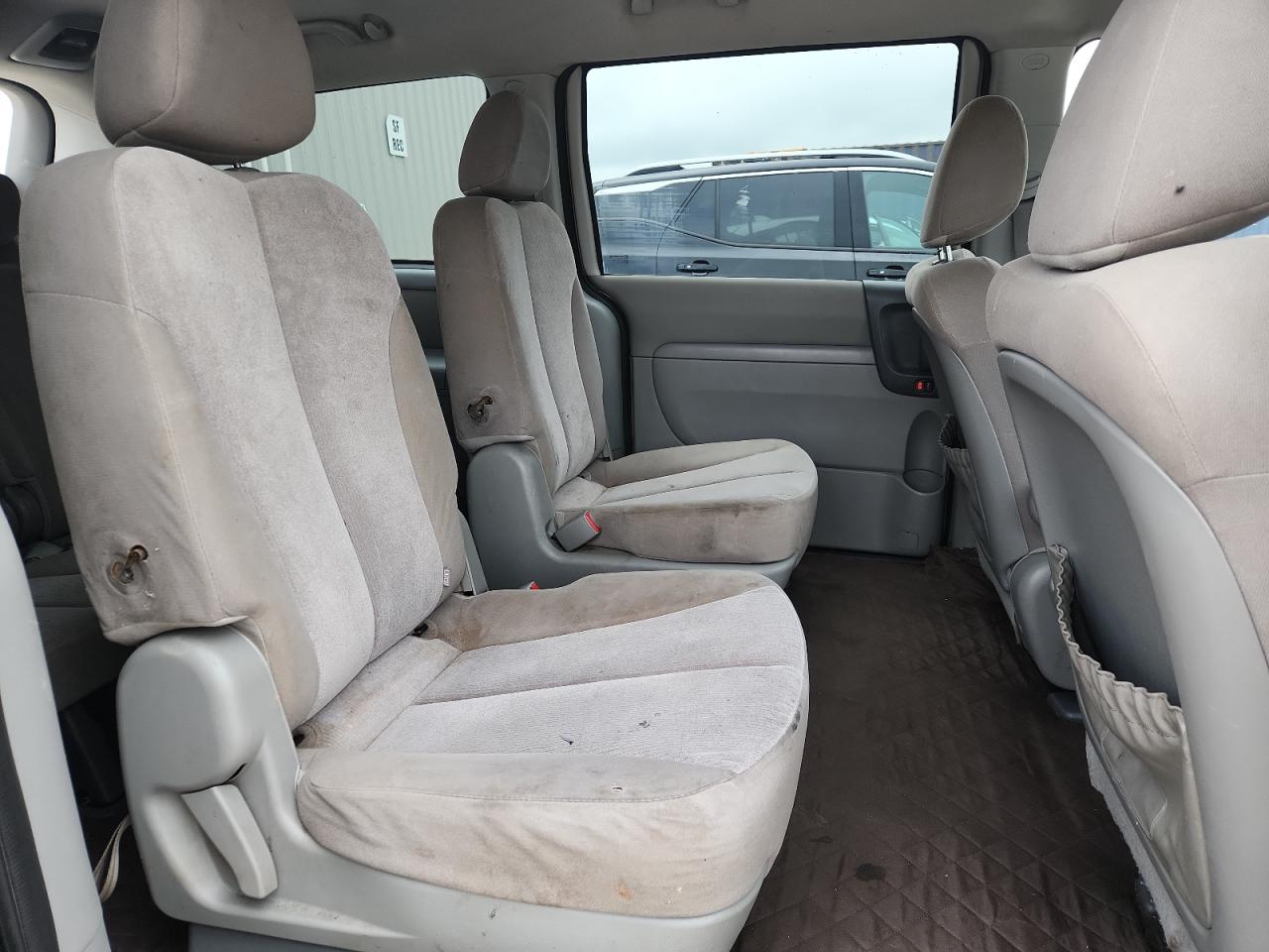 2012 Kia Sedona Lx VIN: KNDMG4C73C6417353 Lot: 64374135