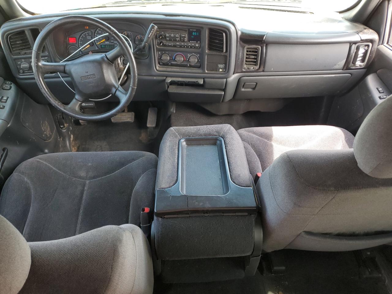 2001 GMC New Sierra C1500 VIN: 2GTEC19T111142086 Lot: 63218325