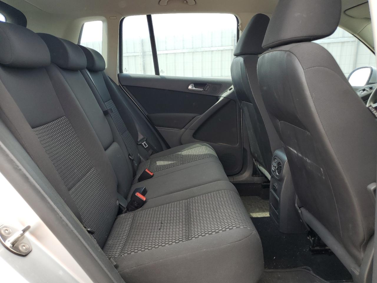 2011 Volkswagen Tiguan S VIN: WVGBV7AX3BW560671 Lot: 64298515