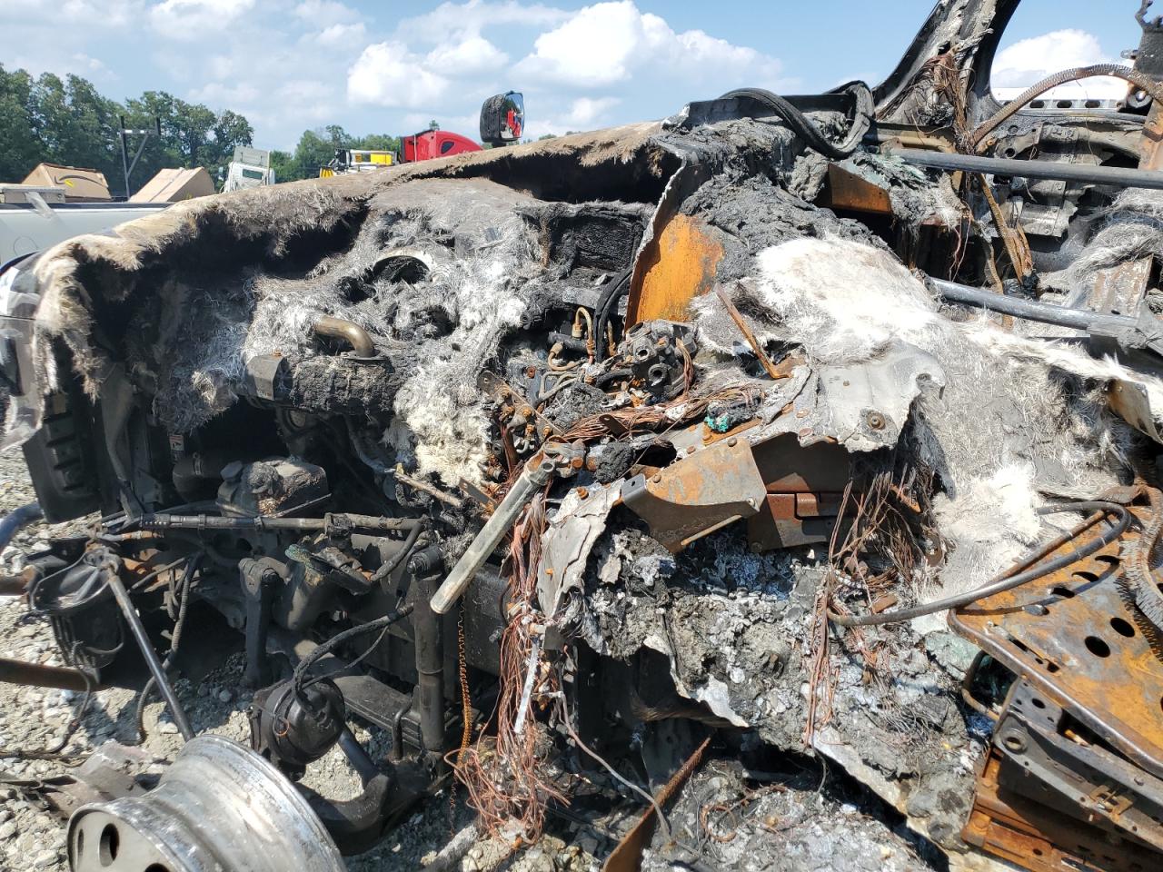 2018 Freightliner Cascadia 125 Semi Truck VIN: 3AKJGLDR0JSHU5258 Lot: 64449265