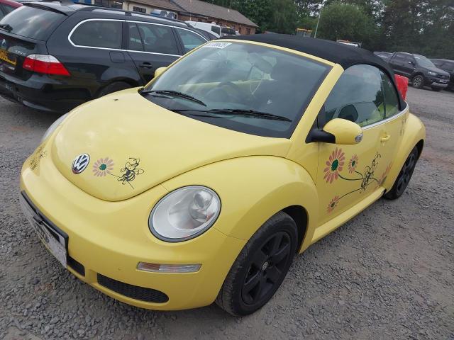 VOLKSWAGEN BEETLE LUN 2011