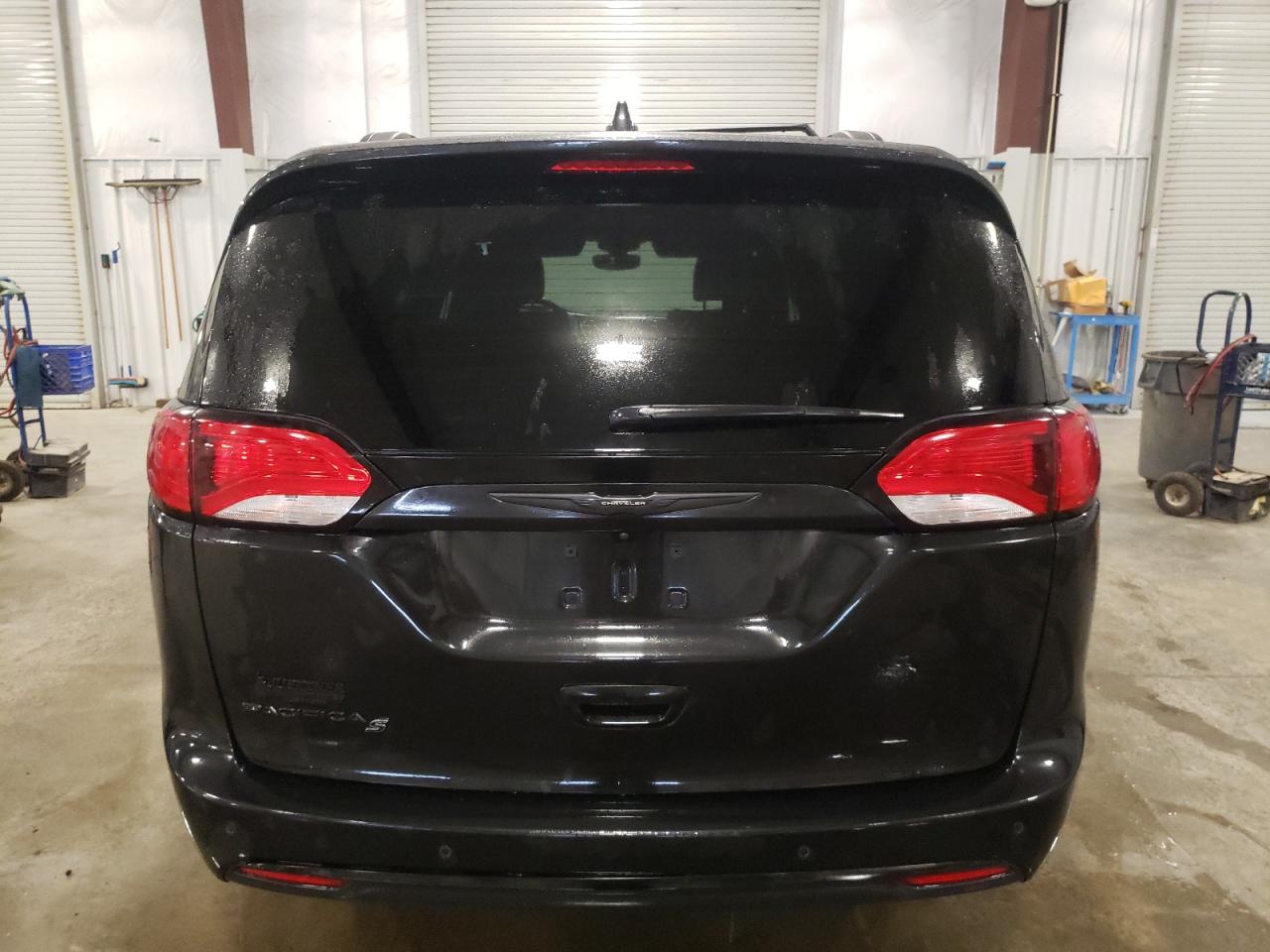 2019 Chrysler Pacifica Touring L VIN: 2C4RC1BGXKR604307 Lot: 64831315