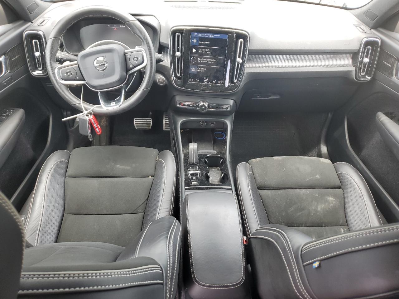 2020 Volvo Xc40 T5 R-Design VIN: YV4162UMXL2296498 Lot: 65601555