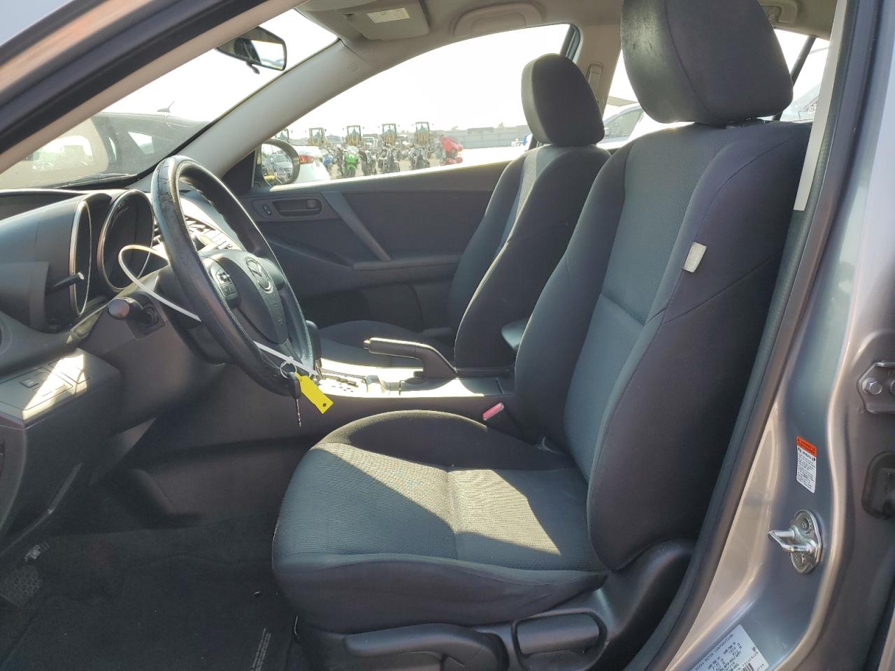 2011 Mazda 3 I VIN: JM1BL1UG3B1461302 Lot: 64793485