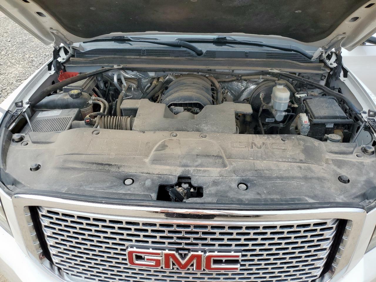 2017 GMC Yukon Xl Denali VIN: 1GKS2HKJ1HR157975 Lot: 62780365