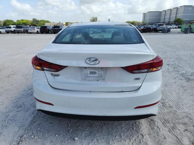  HYUNDAI ELANTRA 2018 Белы