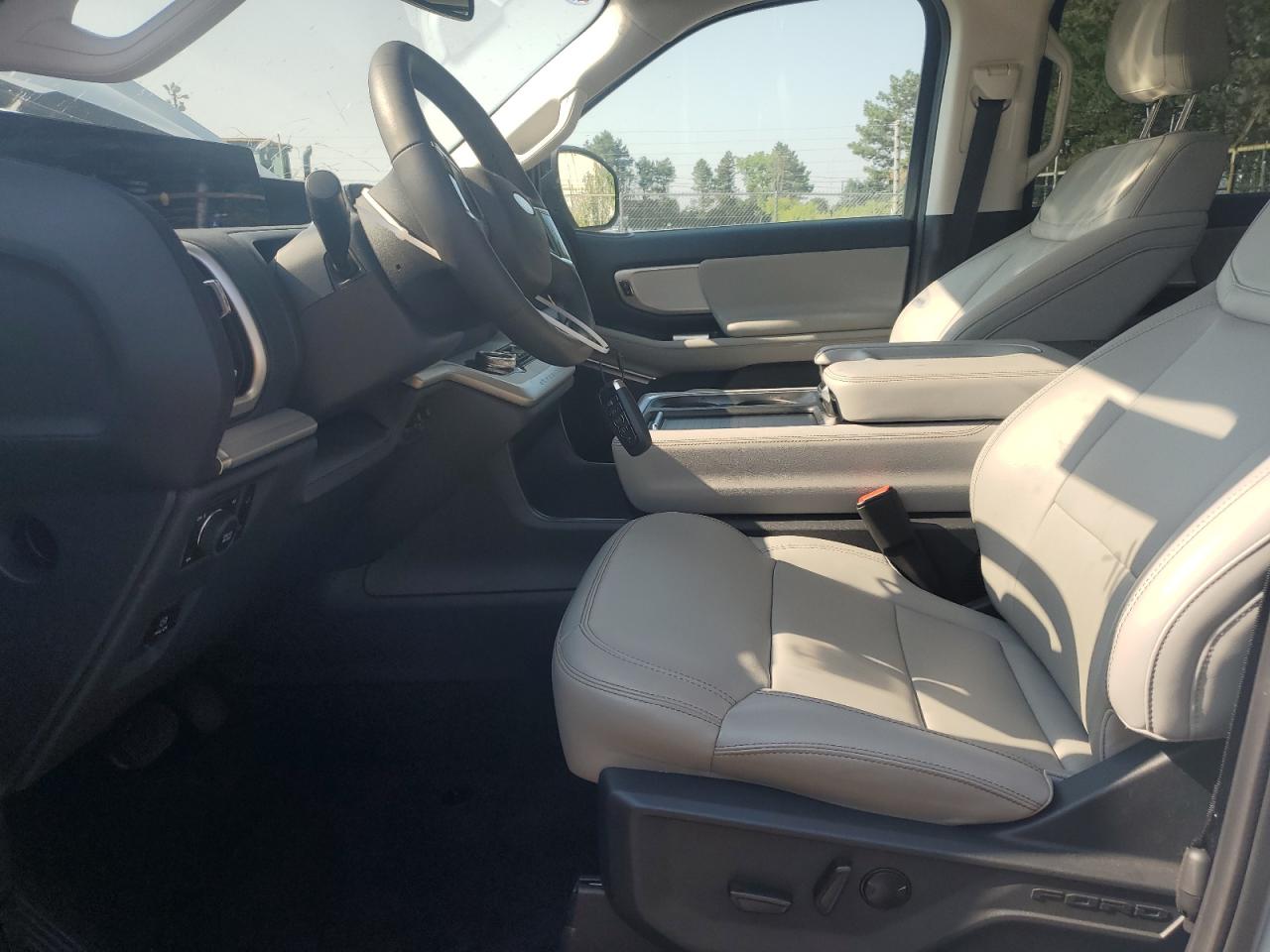 2025 Ford Expedition Active VIN: 1FMJU1J8XSEA22849 Lot: 64723525
