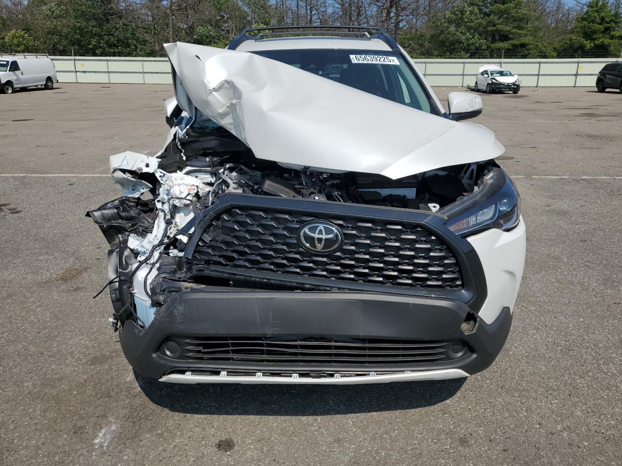 2022 Toyota Corolla Cross Le VIN: 7MUBAABG8NV028581 Lot: 65639225