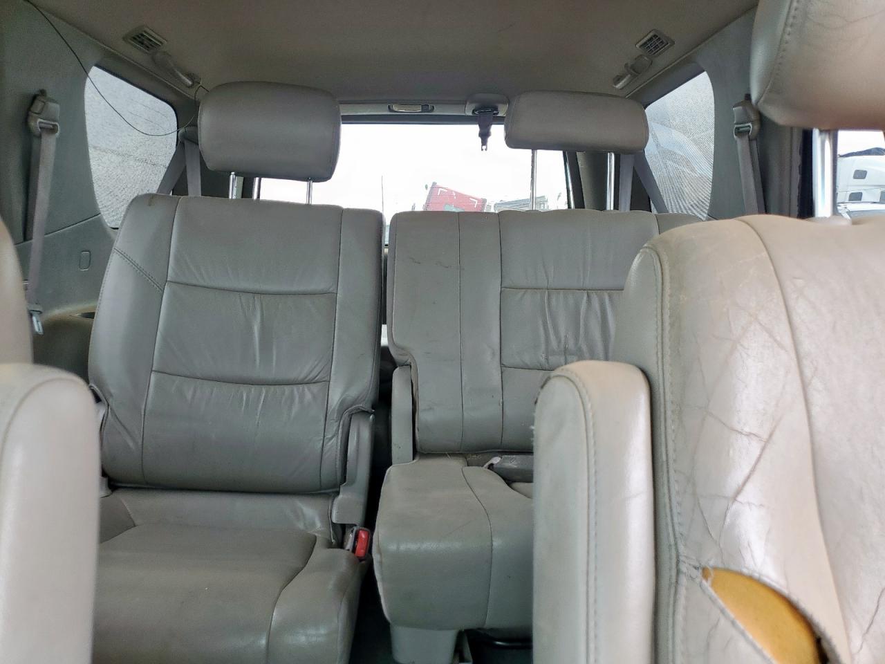 2002 Toyota Sequoia Limited VIN: 5TDZT38AX2S121356 Lot: 67139995