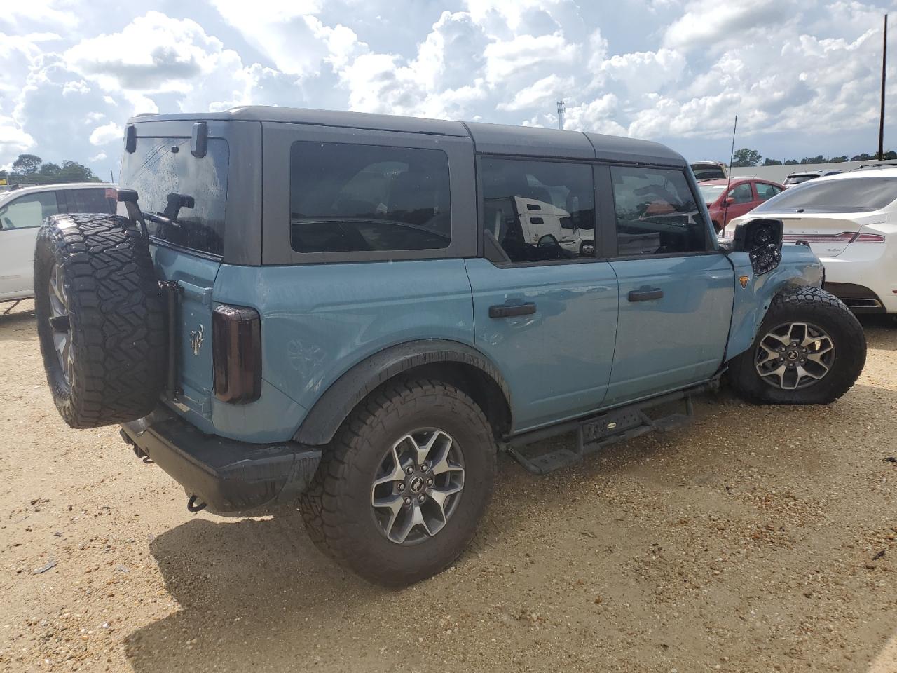 2022 Ford Bronco Base VIN: 1FMEE5DP5NLB84025 Lot: 65427325