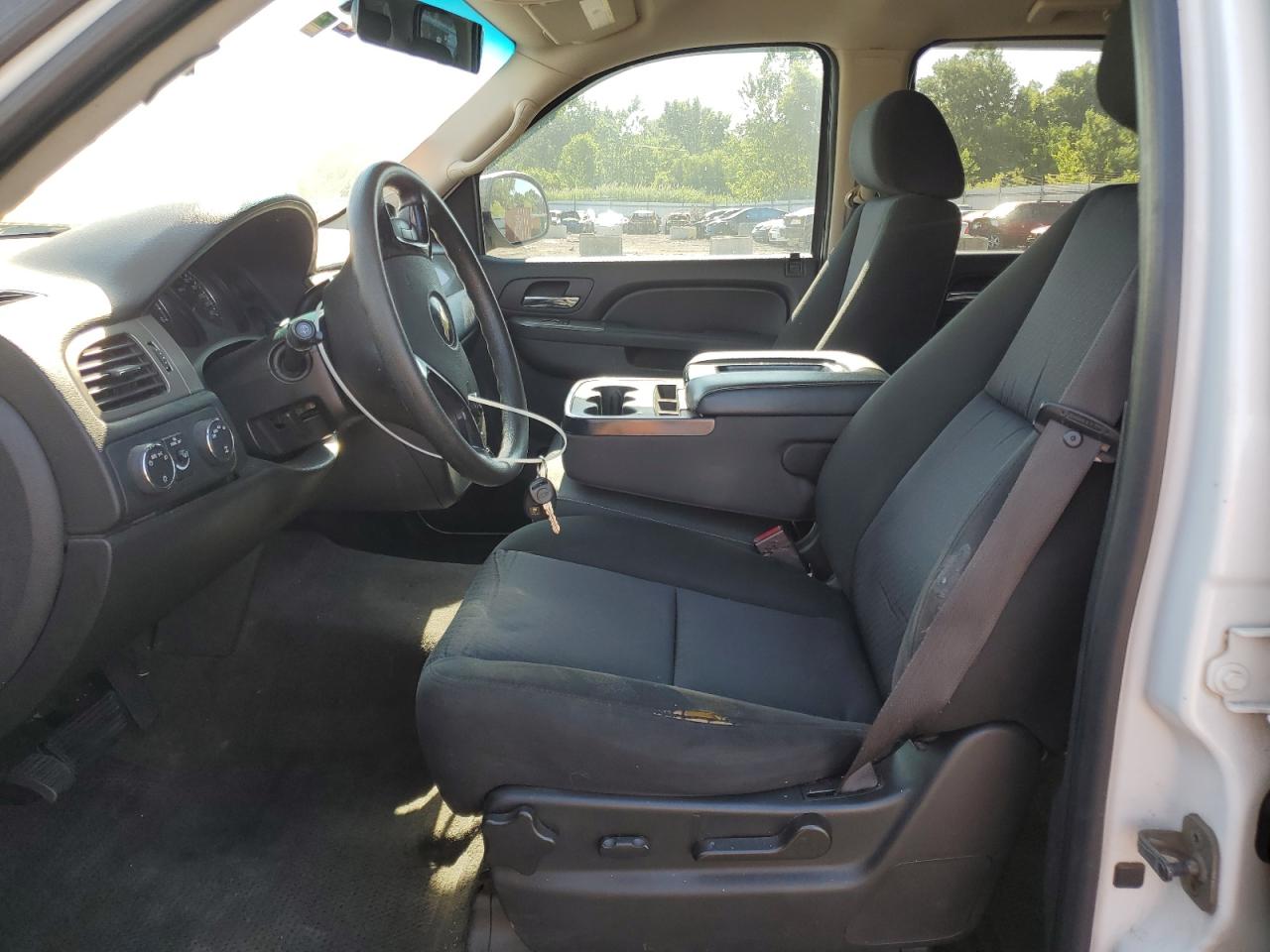 2010 Chevrolet Tahoe K1500 Ls VIN: 1GNUKAE01AR136751 Lot: 62896625