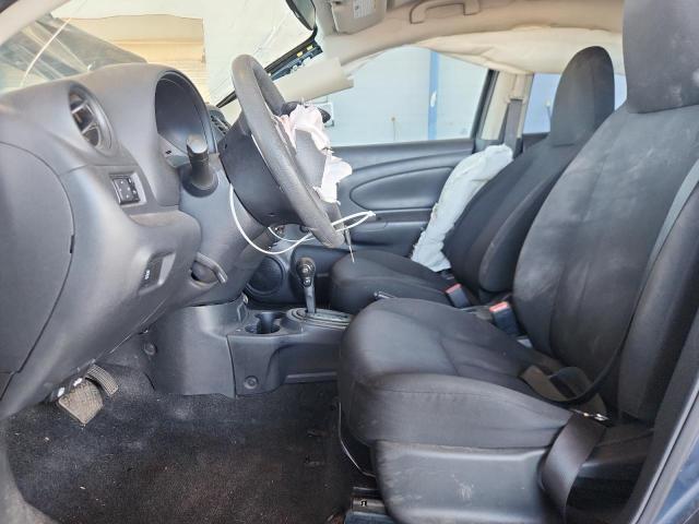  NISSAN VERSA 2017 Szary