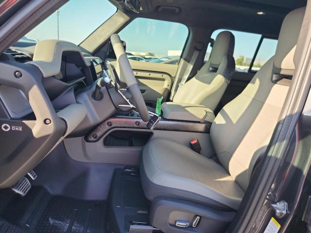 2025 LAND ROVER DEFENDER OCTA  