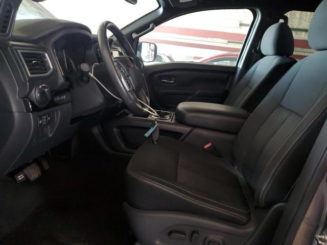  NISSAN TITAN 2018 Szary