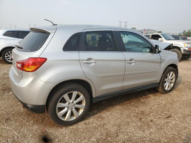  MITSUBISHI OUTLANDER 2015 Srebrny