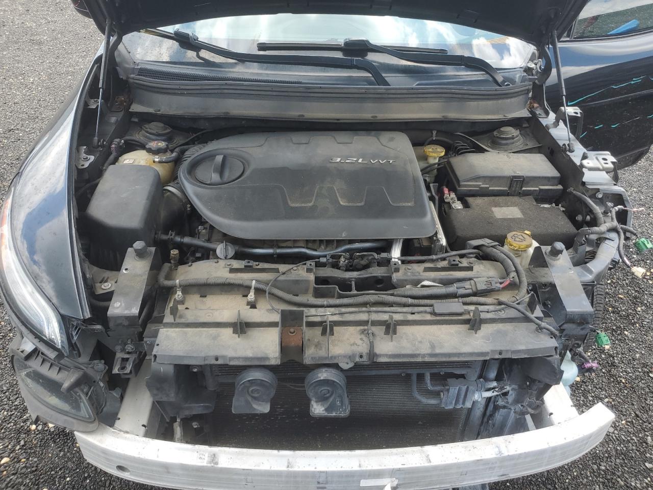 2014 Jeep Cherokee Latitude VIN: 1C4PJLCS3EW143054 Lot: 64287345