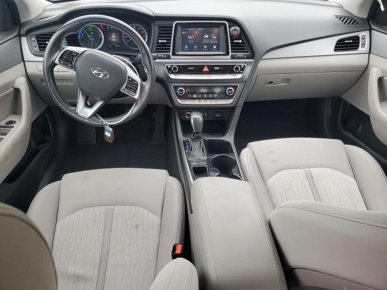 2019 Hyundai Sonata Hybrid VIN: KMHE24L35KA085049 Lot: 65446905