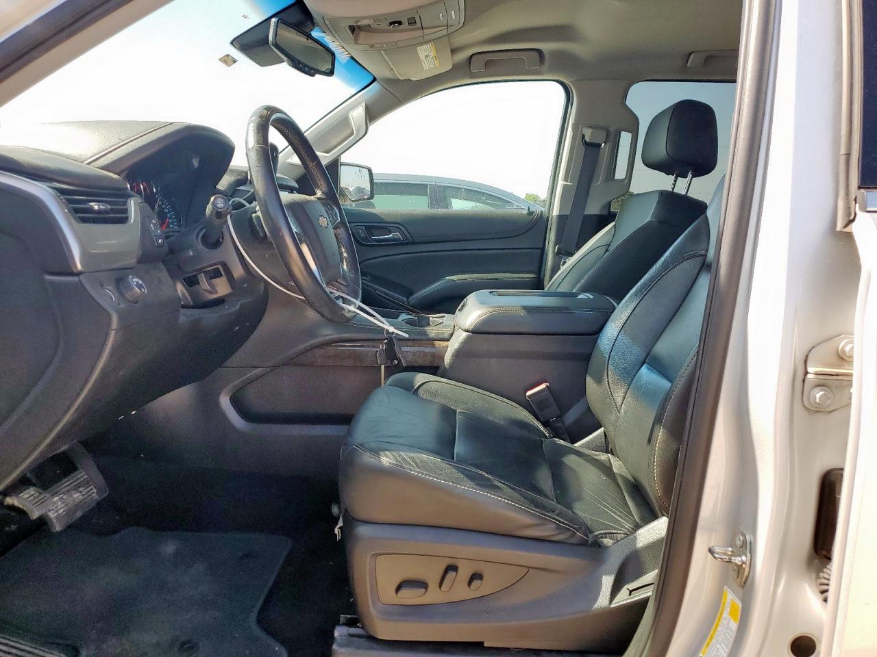 2018 Chevrolet Suburban C1500 Lt VIN: 1GNSCHKC6JR377832 Lot: 63150575