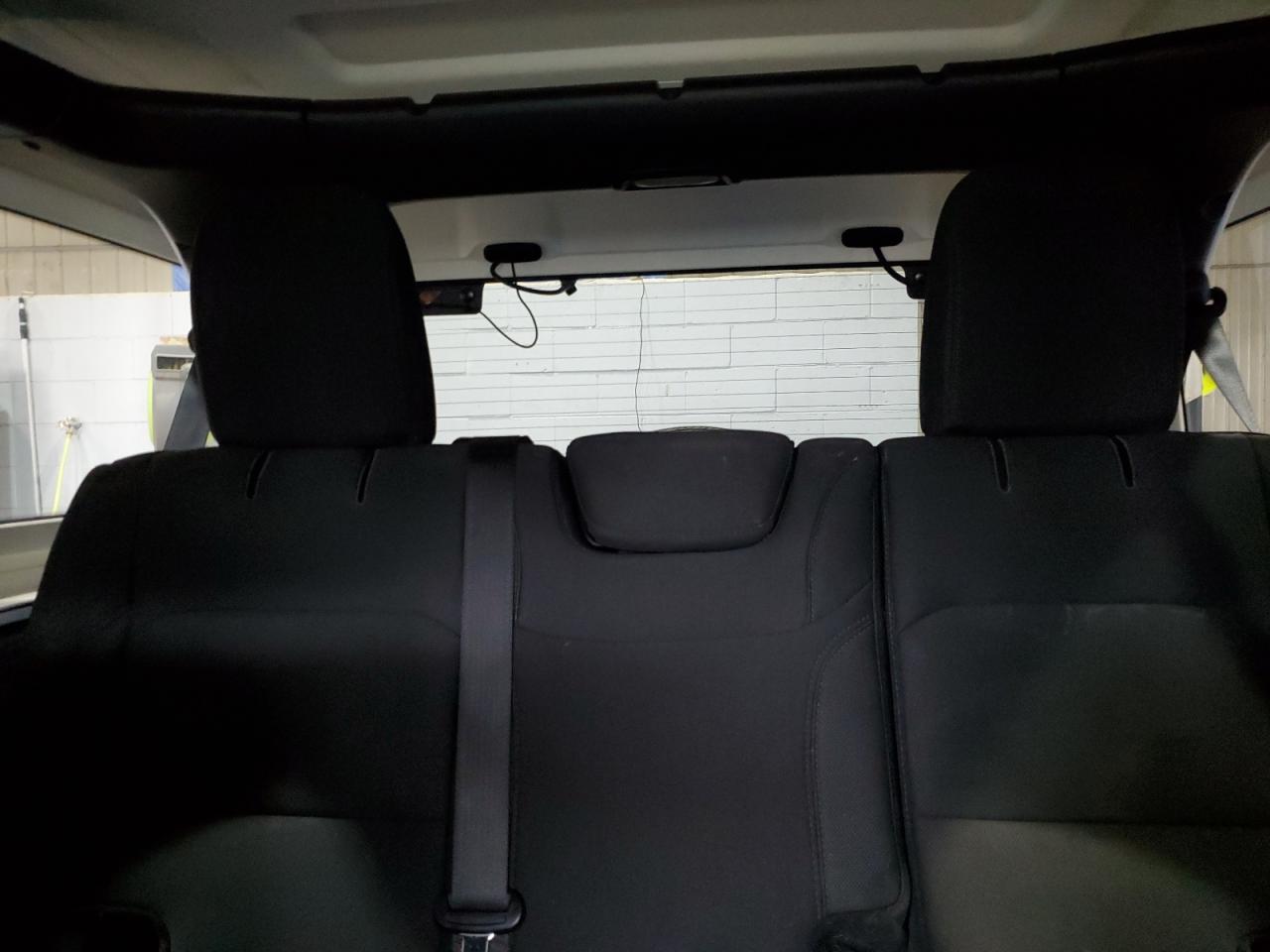 2018 Jeep Wrangler Unlimited Sport VIN: 1C4HJXDG3JW268099 Lot: 62767555