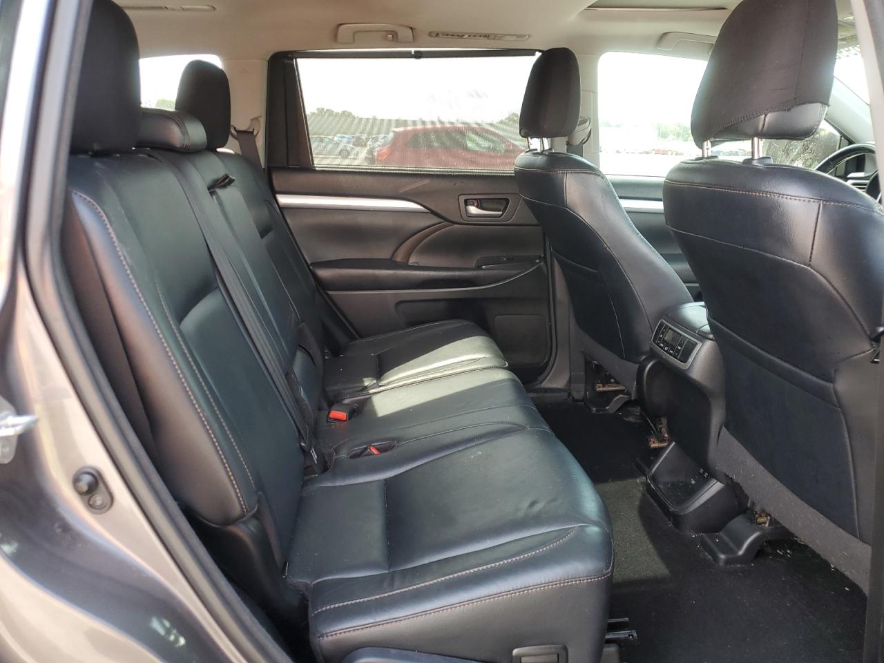 2017 Toyota Highlander Se VIN: 5TDJZRFH6HS470358 Lot: 65346995